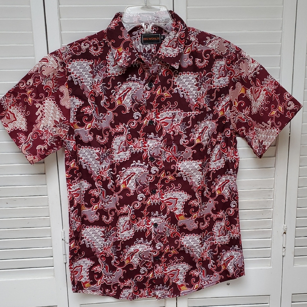 NWT Big World Men's Burgundy and White Lotus Patterned Casual Shirt